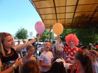 В Ленинском с/п 1 июня на площади прошла концертно-развлекательная программа: "Ох уж эти детки!"
